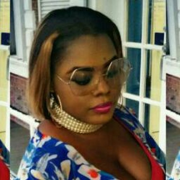 Meet your Posher, Melissa - Picture 1 of 1